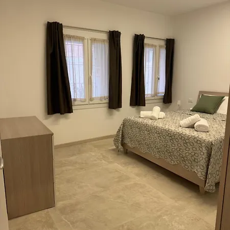 Dimora Canal View Modern Elegance Apartamento *